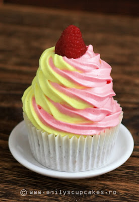 raspberry lemonade cupcakes