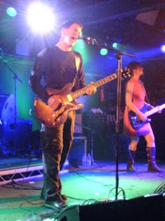 The Wedding Present: David Gedge (L) and Terry de Castro (R) during 'Suck'