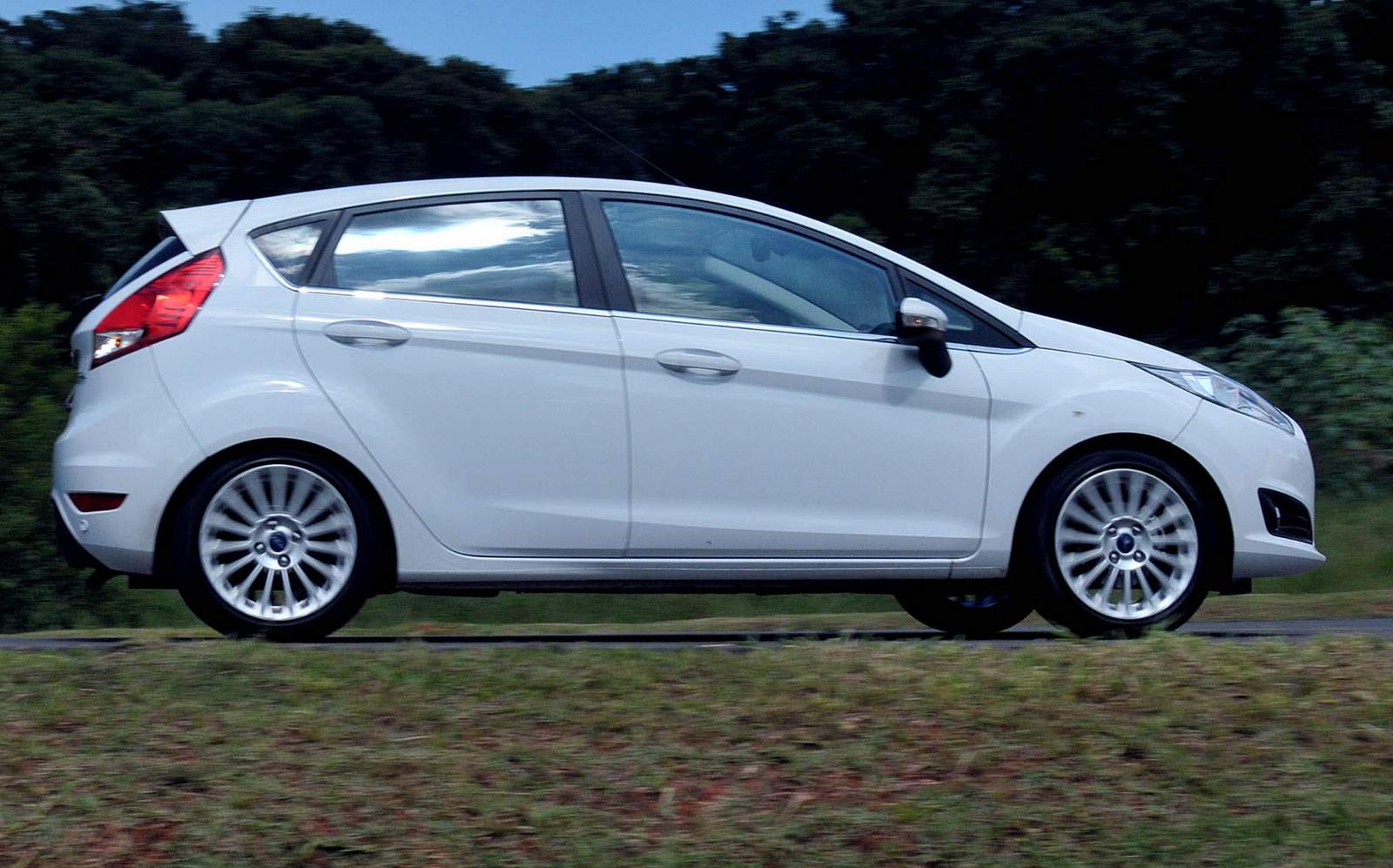 Ford New Fiesta Titanium 2015