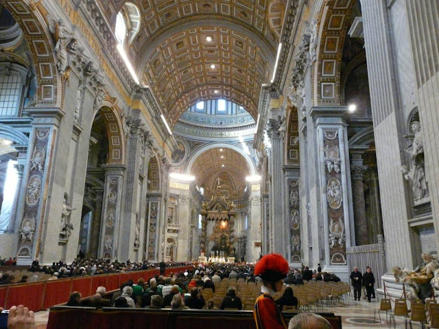 Wnętrze Bazyliki św. Piotra, Watykan