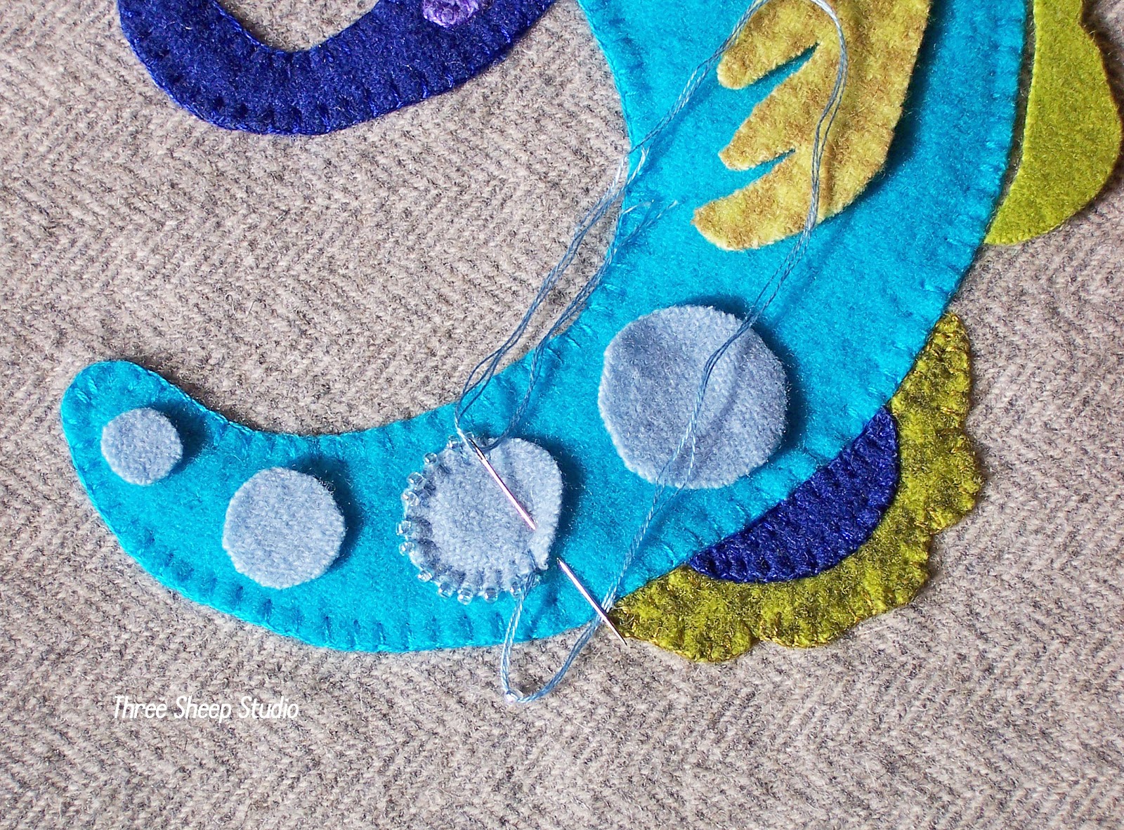 Three Sheep Studio How To Applique With Wool Series Part 3 three-sheep-studio-how-to-applique-with-wool-series-part-3