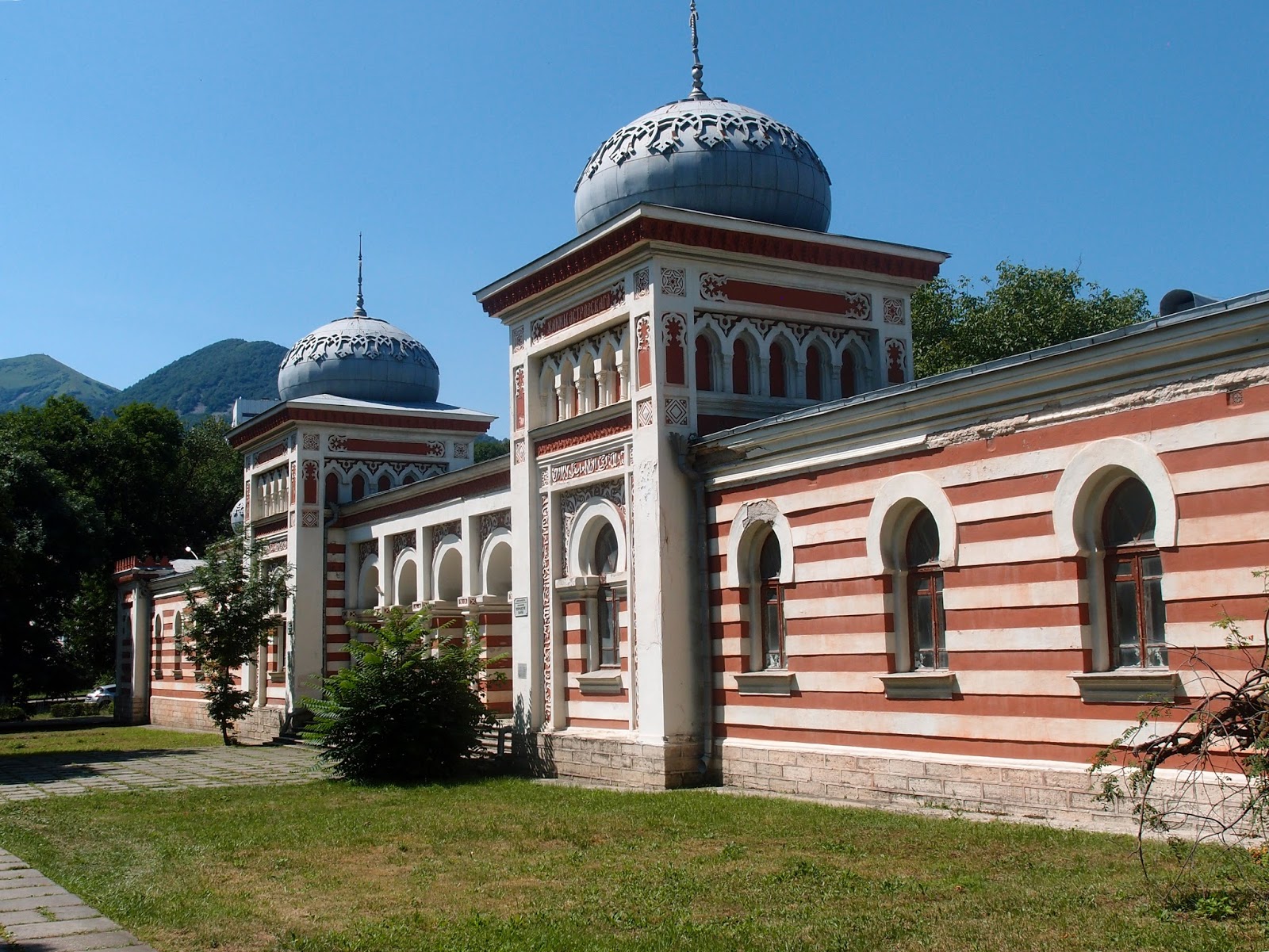 Ванны в железноводске. Островские ванны в Железноводске. Ванны Островского в Железноводске. Архитектура Железноводск. Железноводск Островские ванны 2020.