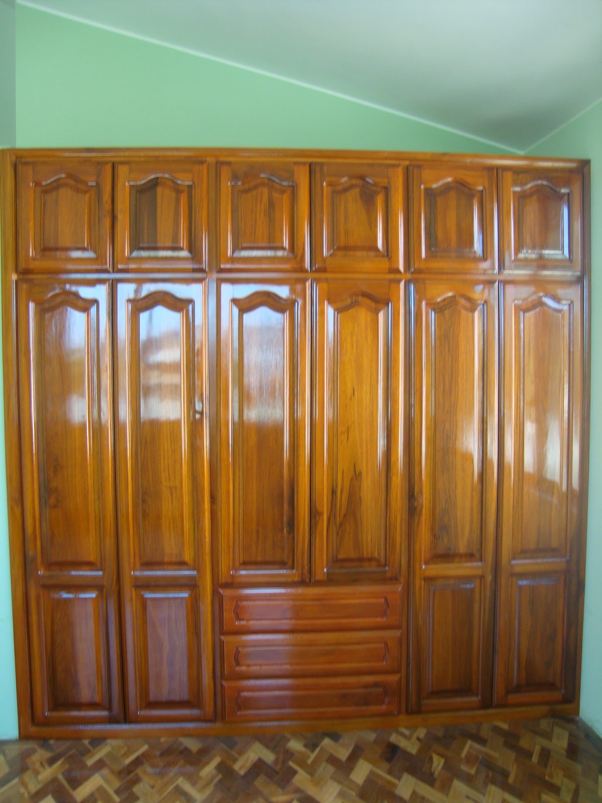 MUEBLES DE MADERA: MODELOS DE CLOSET