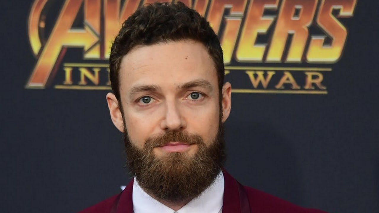 Ross Marquand sugere possível retorno do Caveira Vermelha ao MCU