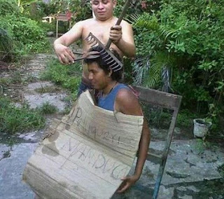 यह हैं दुनिया की सबसे मजेदार तस्वीरें, जो आप जरूर देखना चाहेंगे (Funny Images And Pics In Hindi) दोस्तों यह हैं कुछ ऐसी मजेदार तस्वीरें जो आपके लिए हंसी का ओवरडोज़ साबित हो सकती हैं.