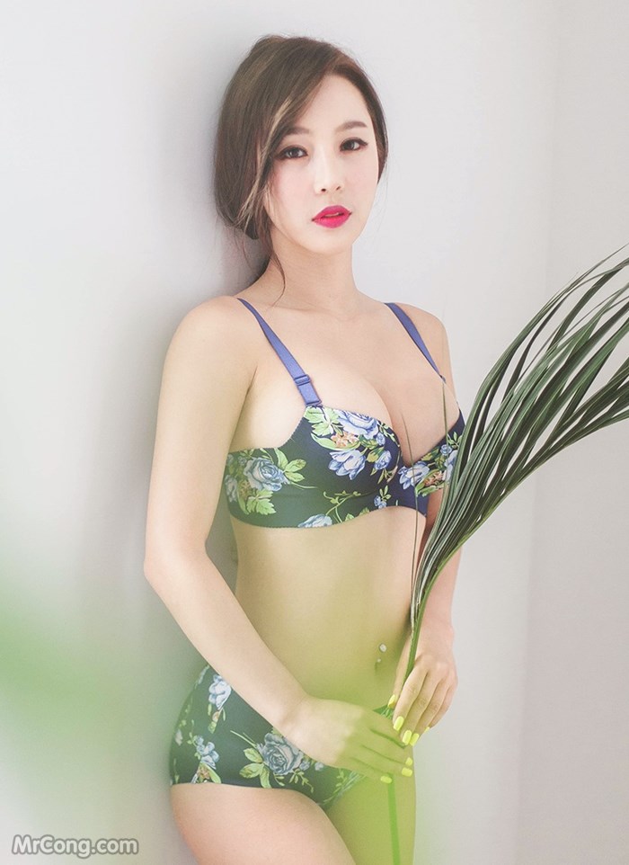 Lee Ji Na in a bikini picture in November 2016 (49 photos) photo 1-8