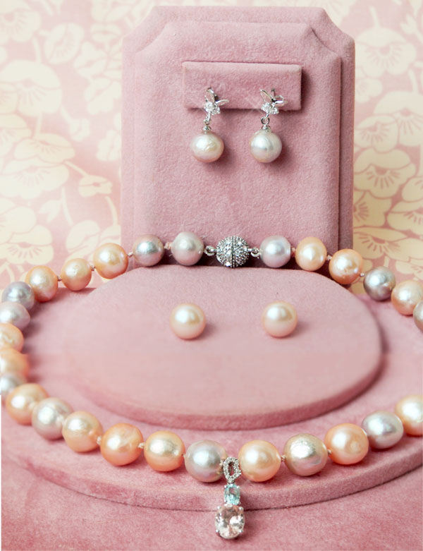 Quaintrelle Life Pastel Pearls