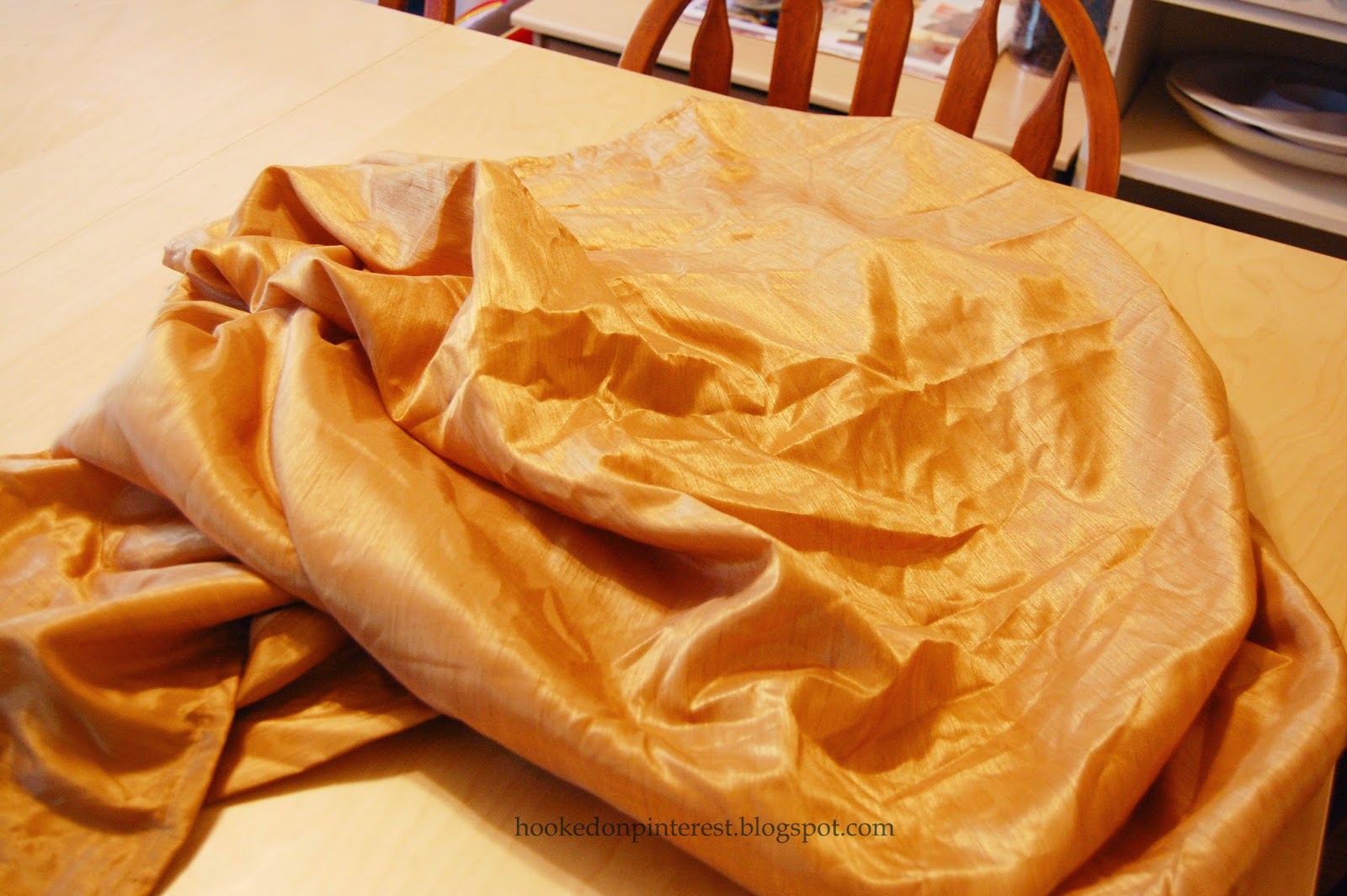 Hooked On Pinterest Super Fast Table Runner hooked-on-pinterest-super-fast-table-runner