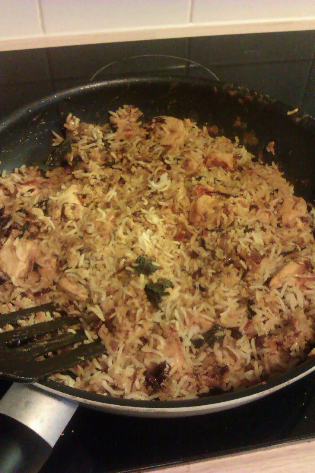 hTaN's CooK!ng WORLD!!~~: Quick and yet Tasty Biryani