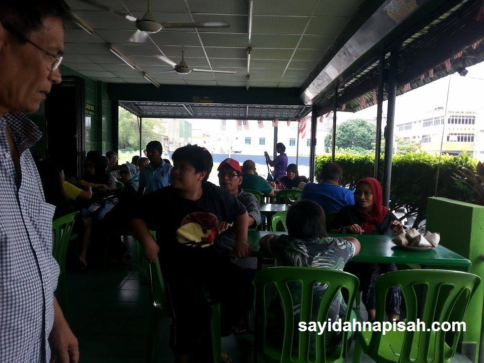 Pekena Rojak & Cendol Pulut di Restoran Haji Shariff Cendol, Seremban