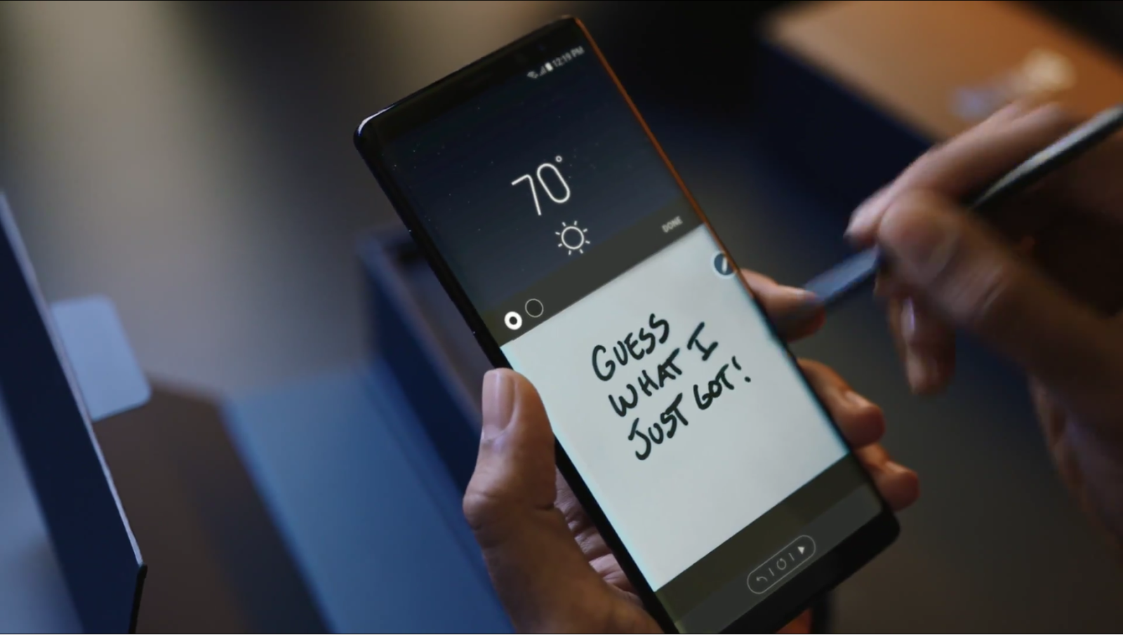 Samsung's latest ad mercilessly attacks many of the Apple iPhone's