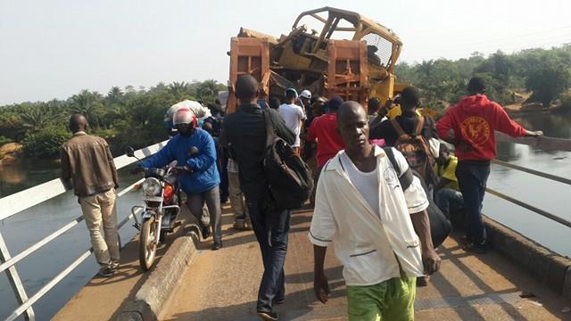 Welcome To Bolas Blog Sierra Leone News Truck Carrying Road Sierra Leone News Truck Carrying Road Maintenance Machine Blocks Gbere Bridge