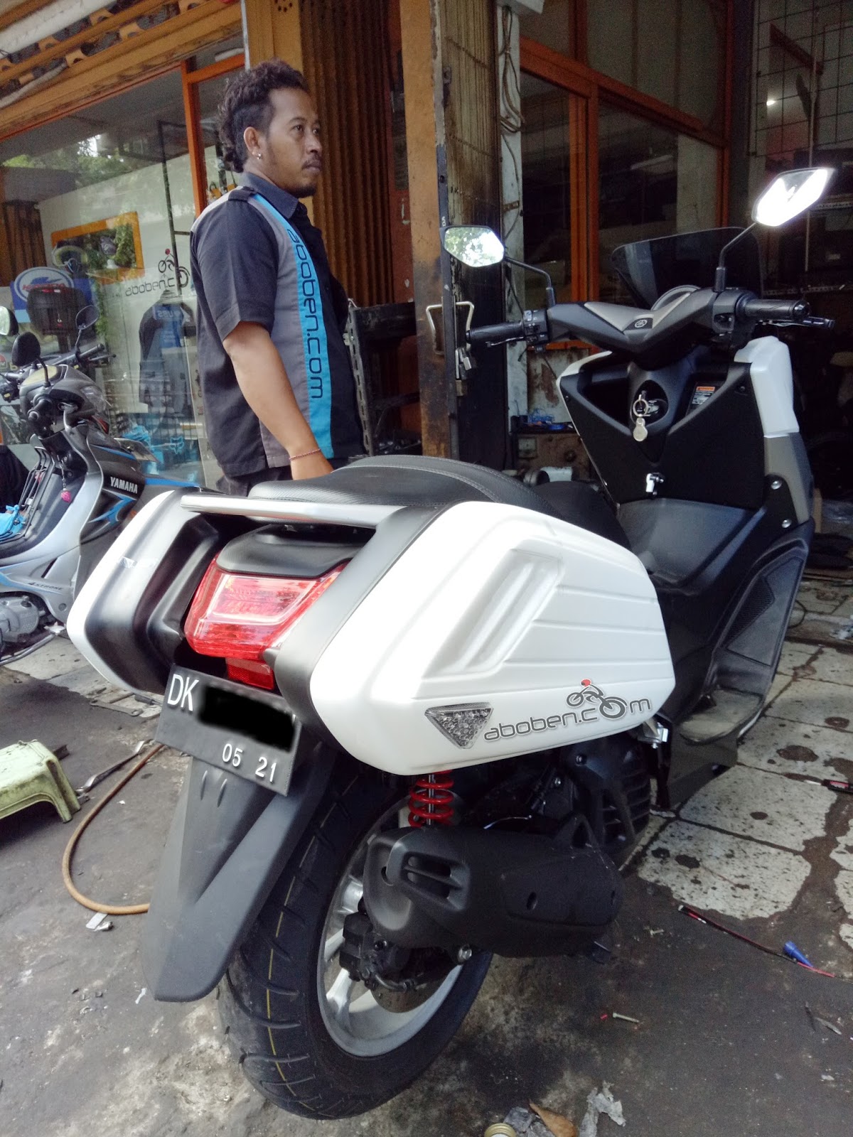 Slim Sidebox NMAX WHITE