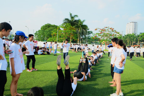 Lan dau tien teen 12 Chuyen Nguyen Hue tai Hue duoc don Le truong thanh - Anh 3