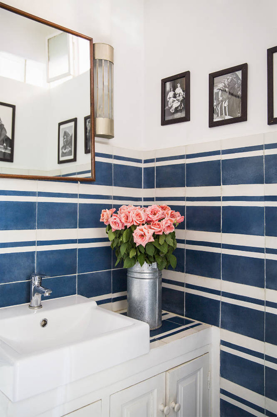 Classy bathrooms with blue white tiles | Domino