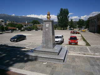 το μνημείο πεσόντων στον Κατσικά Ιωαννίνων