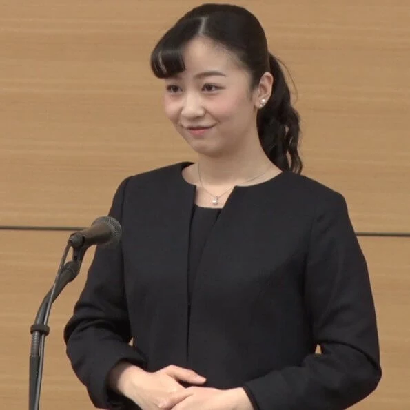 Crown Princess Kiko used to attend this meeting held every year. This year, Princess Kako attended the meeting without her mother