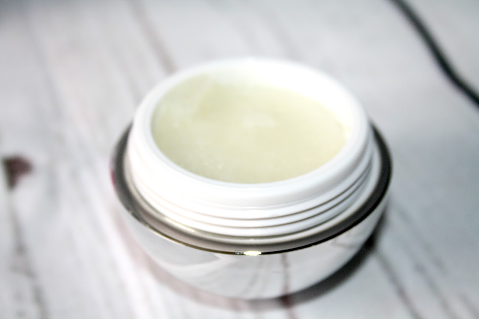 Beautyqueenuk A UK Beauty and Lifestyle Blog GLAMGLOW® Poutmud Fizzy