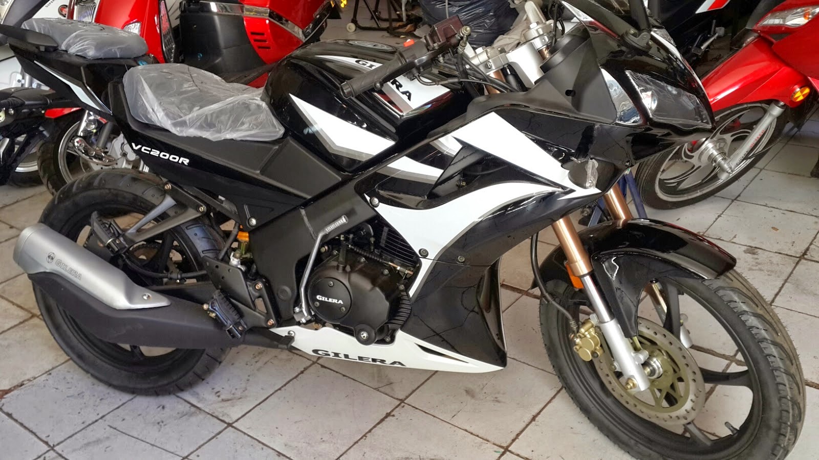 Todo sobre motos: Galería: Gilera VC 200 R