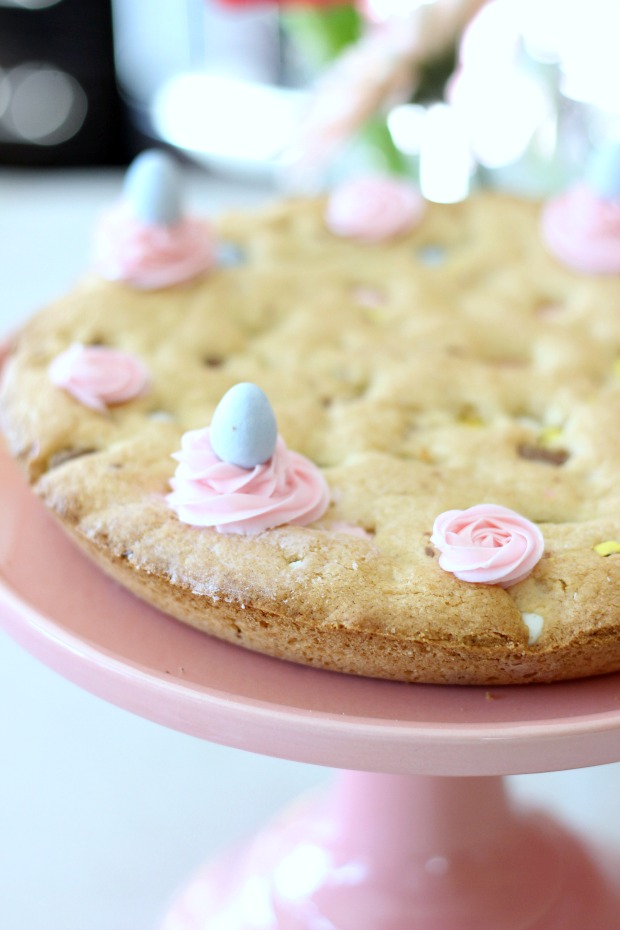 Mini Egg Sugar Cookie Cake, perfect for any Easter/Spring gathering