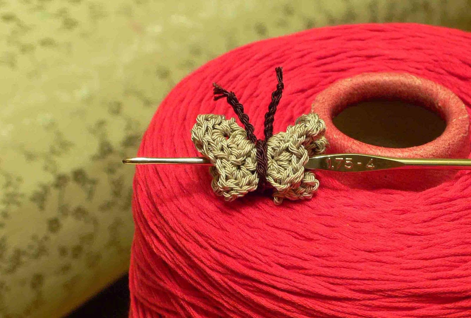 60 Micro Farfalle In Resina Per Decorazioni, Dimensioni 1 Cm, Colori Misti Casuali (Rosa, Giallo, Rosso) - Ciondoli Per Unghie, Cellulari, Artigianato Fai Da Te - 4