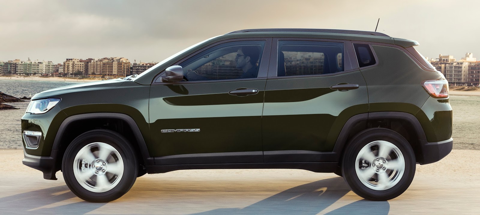 Jeep Compass estreia versão limitada Sport Flex com tração 4x4