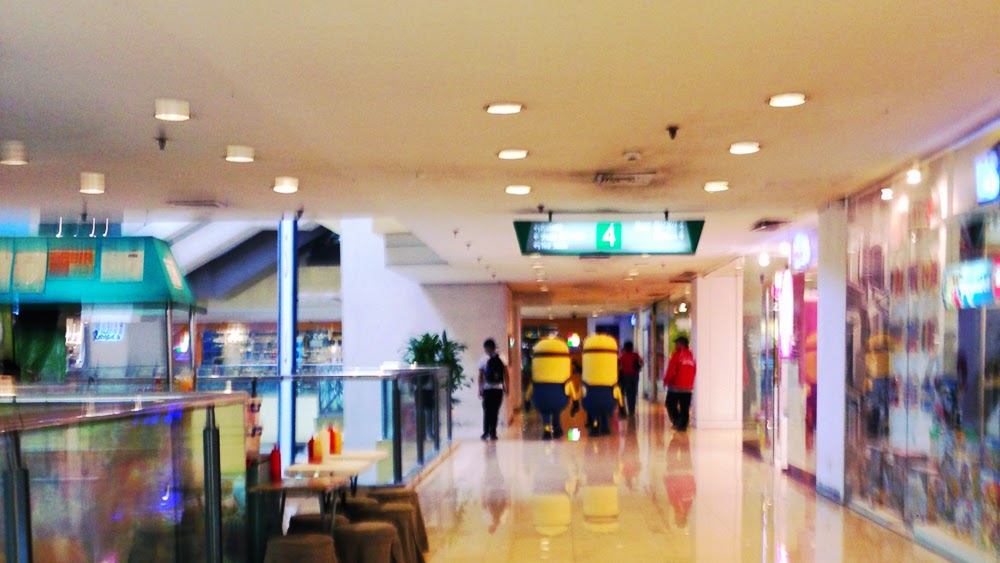 It's shaky because Rainy literally ran after the mascots. ''Minions! Minions!'' she went.