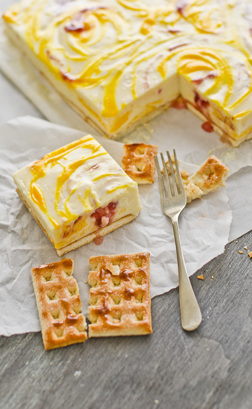 Lemon Curd and Strawberry Swirls Cheesecake 