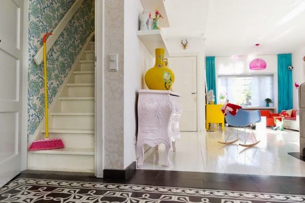 Ideas for a colorful casual home