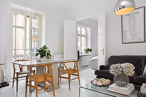 A warm Apartment Decorated in White