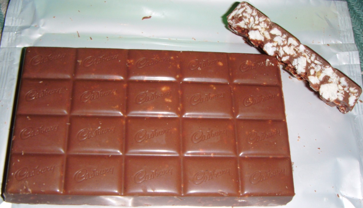 FOODSTUFF FINDS Cadbury Dairy Milk Toffee Popcorn [By Cinabar]