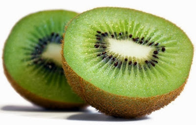 kandungan vitamin dalam buah kiwi