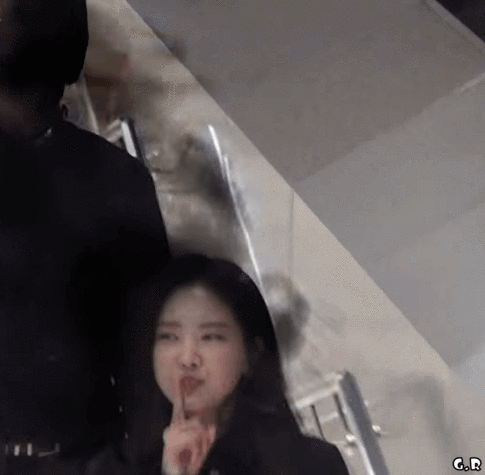 검은 기운 뽑아내는 블랙손나 | 인스티즈