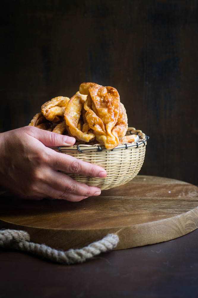 Mix and Stir Elo Jhelo ( Bengali Fried Pastry Dipped in sugar syrup )