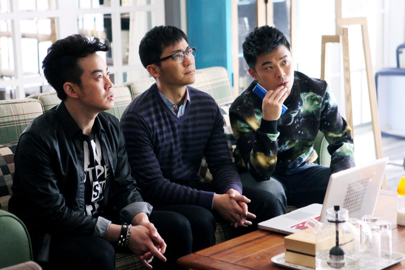 Vú Em Bất Đắc Dĩ