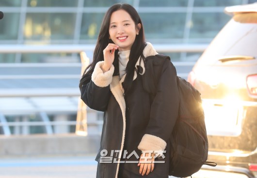 정법촬영.. 인천공항 출국하는 우주소녀 보나.jpg | 인스티즈