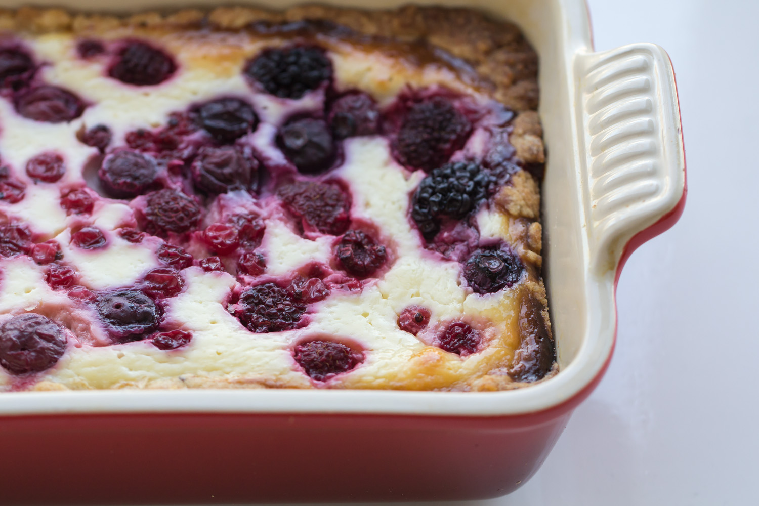 Lemon QuarkBerries Cake