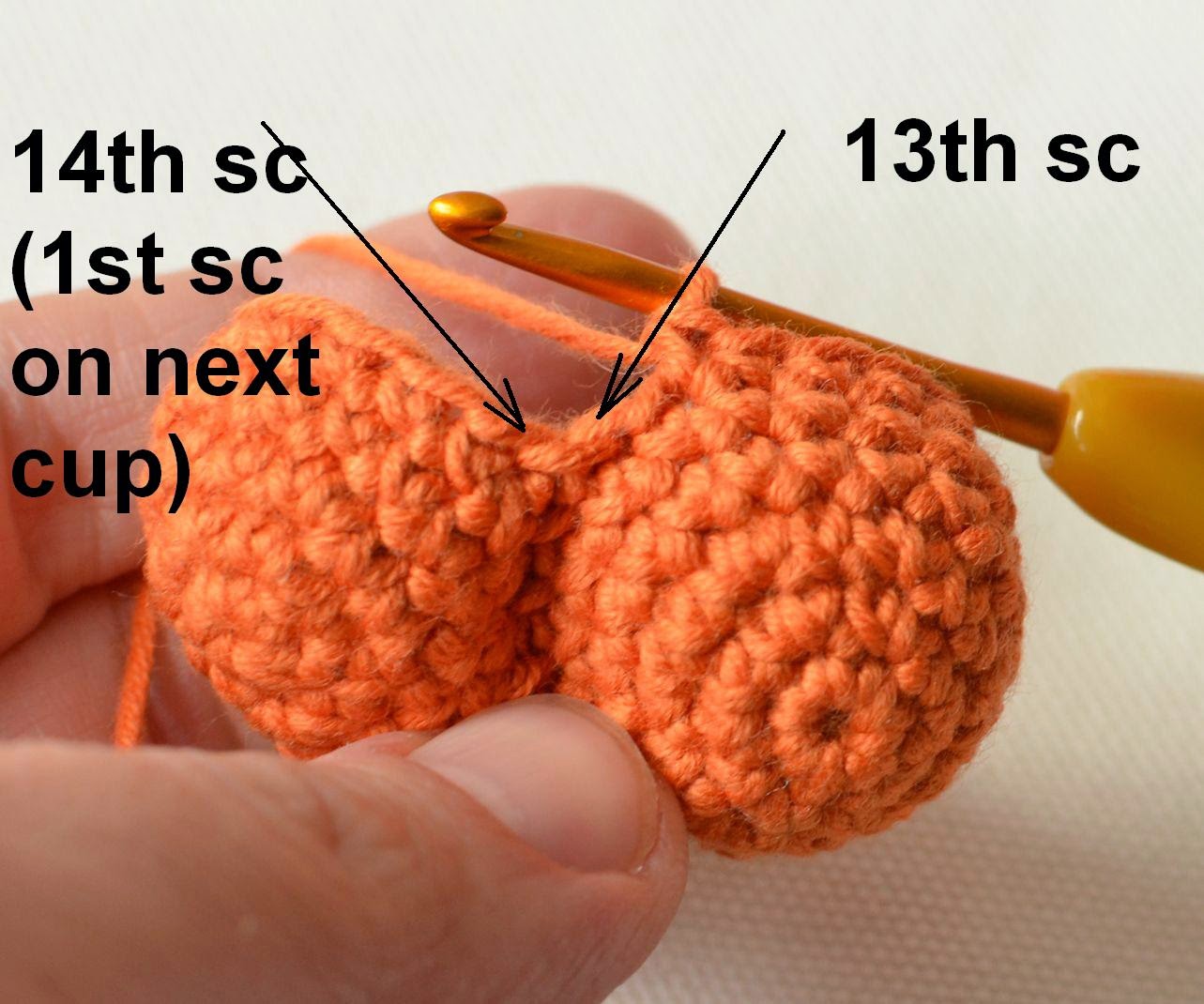 Free pattern - small crocheted heart