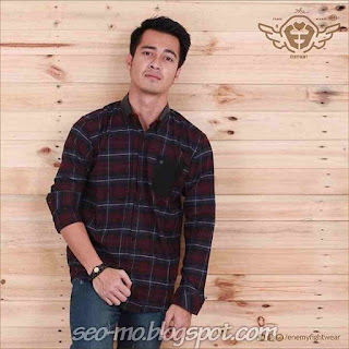 Foto Eza Gionino Terbaru Saat ini Foto Eza Gionino Terbaru Saat ini