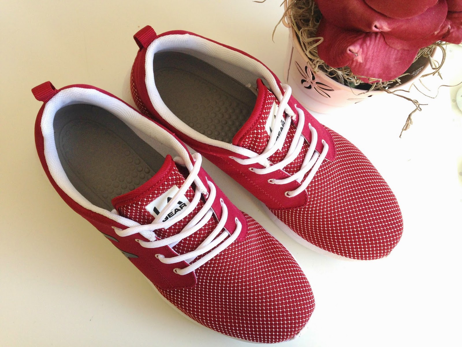 Donna Luisa: NEW: LA Gear sneakers