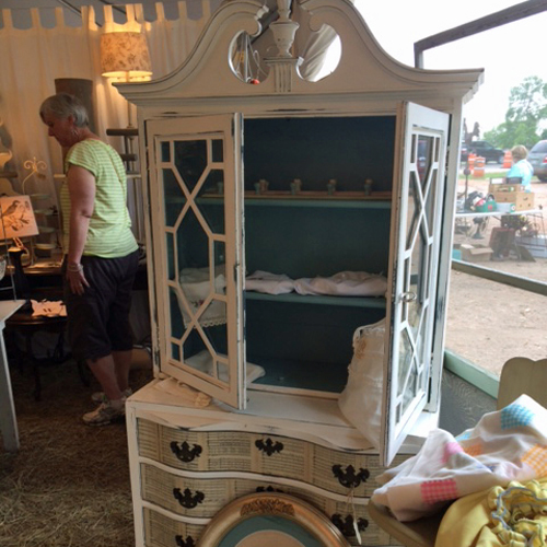 Finding Furniture to Refinish i should be mopping the floor