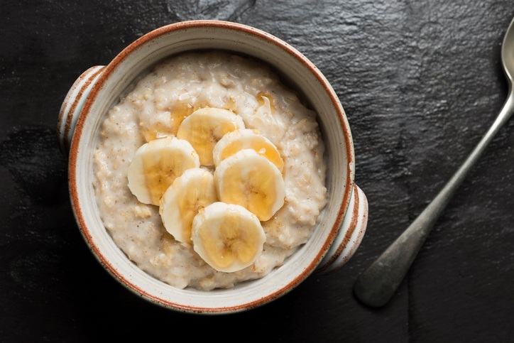 6 Reasons Why You Should Eat Oatmeal For Breakfast 6 Reasons Why You Should Eat Oatmeal For Breakfast