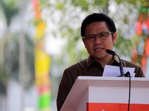http://2.bp.blogspot.com/-XZGHO3zJ71A/TqopZYD2A6I/AAAAAAAAAF0/quHr2KCiZUA/s320/122355_menakertrans---ketua-umum-pkb-muhaimin-iskandar_300_225.jpg