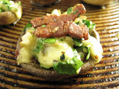 two foodies & a pup: Spinach & Bacon Stuffed Mushrooms