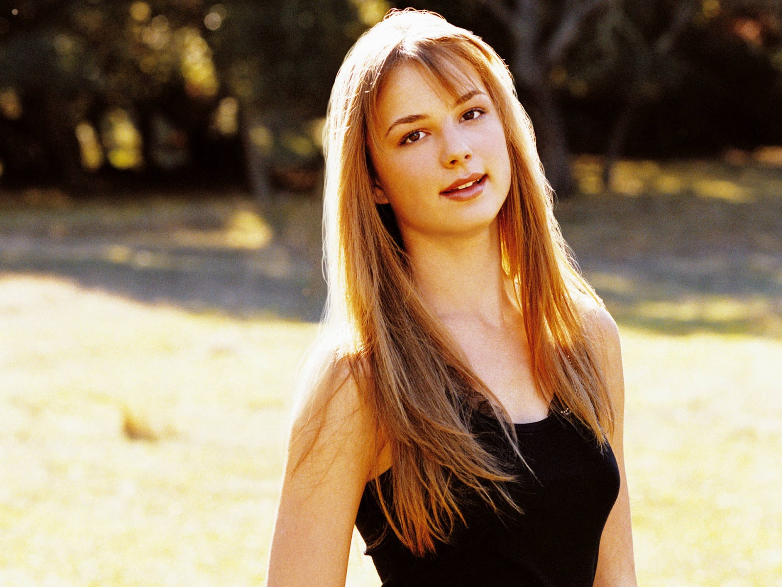 эмили ванкэмп с ребенком. Theodora emilia van cattenburch. Emily van. эмили торн реванш актриса. эмили ван дорцен.