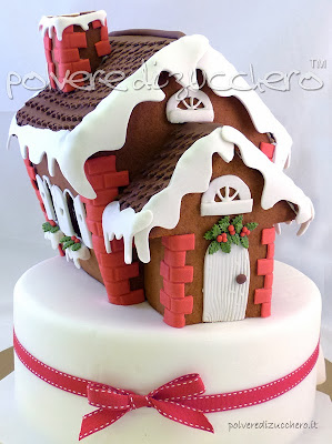 gingerbread house casetta pan di zenzero polvere di zucchero