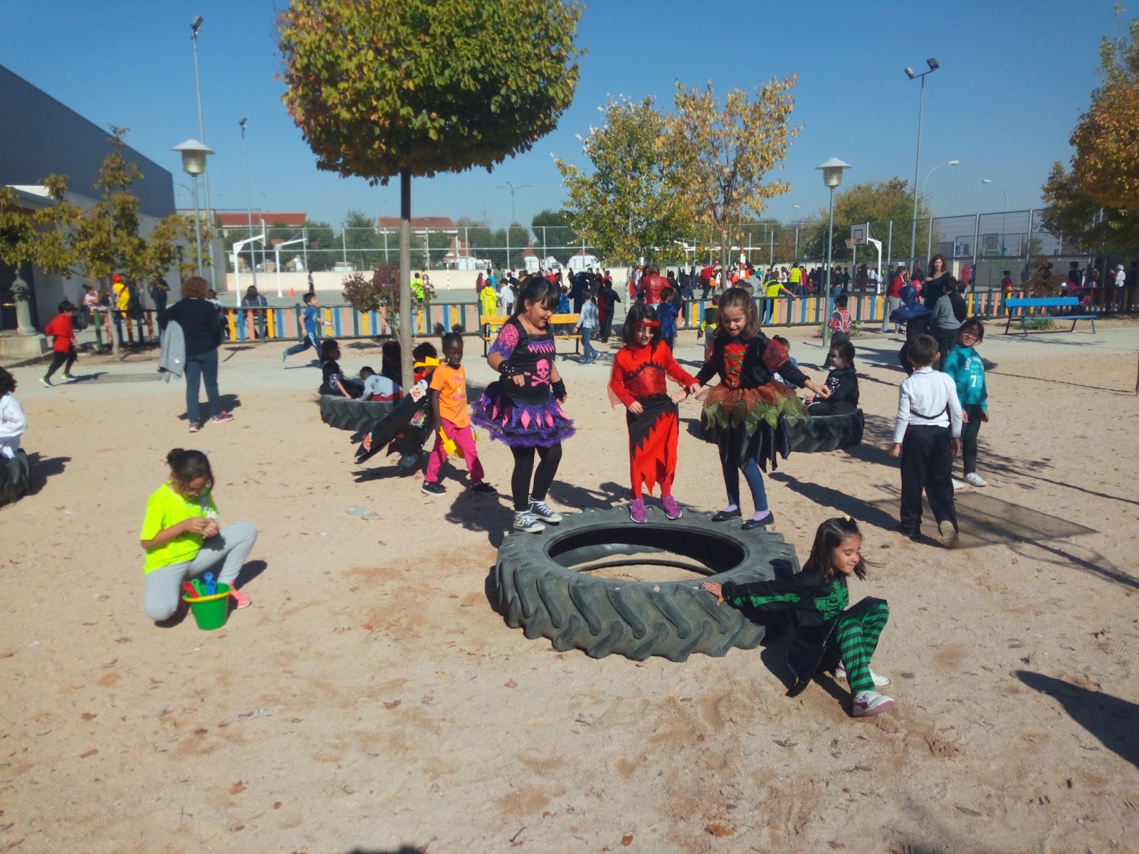 EL COLE +ACTIVO Y SALUDABLE DINAMIZACIÓN DEL PATIO DE RECREO DE 1º Y 2º