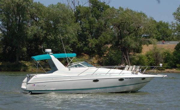 Crown Yacht at Puerto Aventuras