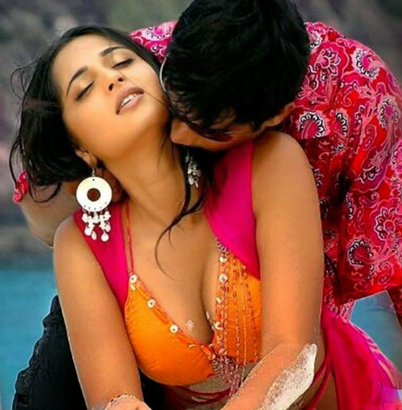Ixxxphoto - Anushka Shetty.com: Anushka Shetty Tamil Movie Rendu Movie Stills
