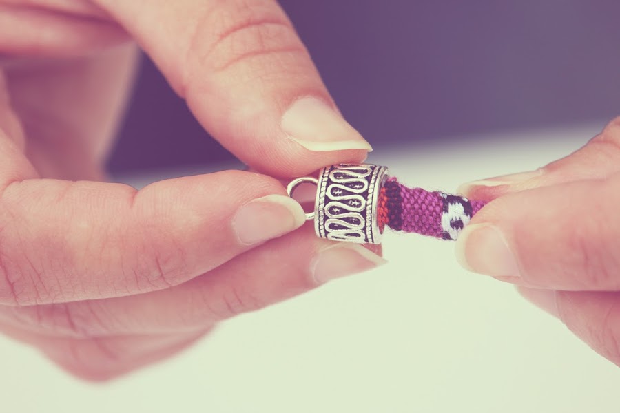 Tutorial cordón étnico para gafas pegar con silicona